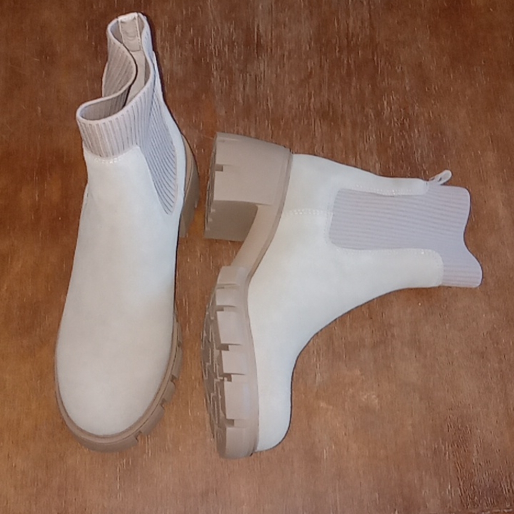 Steve Madden Amazing new boots 8